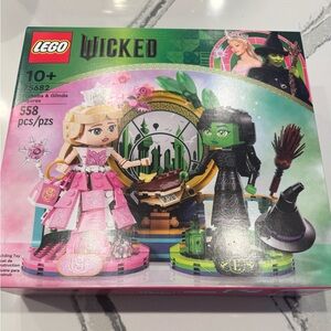 NEW LEGO Wicked Elphaba & Glinda 558 pieces for Ages 10+